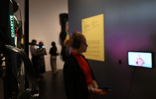 В Третьяковке открылась выставка "Человек и нейросети: кто кого создает?"