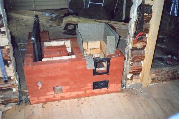Как сделать печное отопление в частном доме с воздушным или водяным контурами