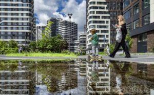 Рынок жилья в мегаполисах может обрушиться. И куда бездомному податься?