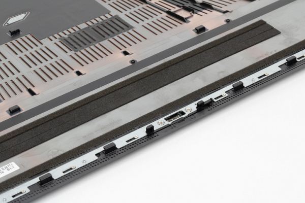 Обзор игрового ноутбука Asus ROG Strix Scar 18 G835LX с Intel Core Ultra 9 275HX и Nvidia GeForce RTX 5090 Laptop