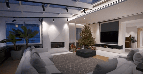 Дом Сергея Жукова &mdash; среда обитания лидера &laquo;Руки вверх&raquo;