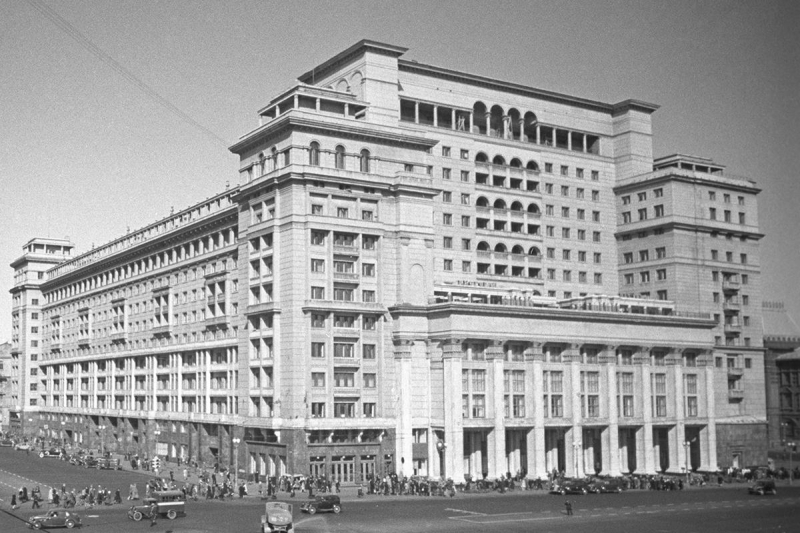 Архитектура 30-х годов: от библиотеки Ленина до театра Советской армии