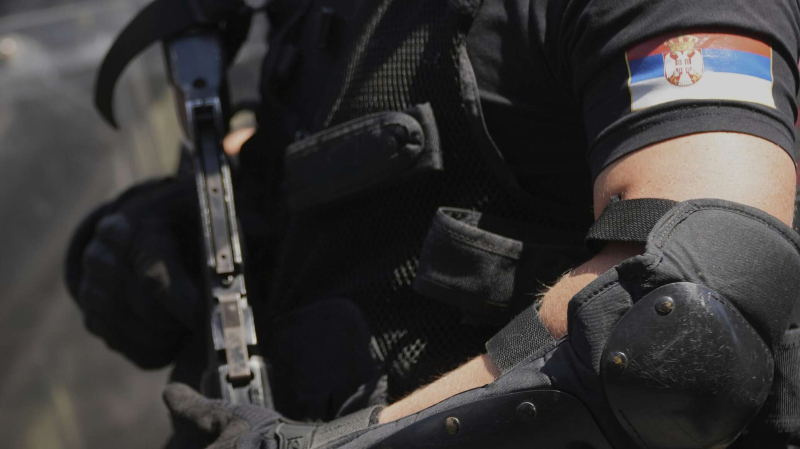 Более 40 полицейских пострадали на протестах в Сербии