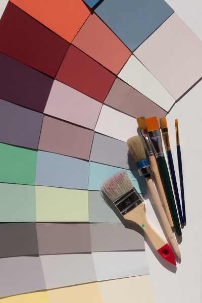 Чем покрасить старый дом: выбор краски для деревянных и оштукатуренных стен, советы по нанесению