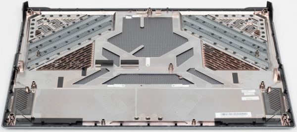 Обзор игрового ноутбука MSI Titan 18 HX AI A2XWJG-076RU с Intel Core Ultra 9 и Nvidia GeForce RTX 5090 Laptop