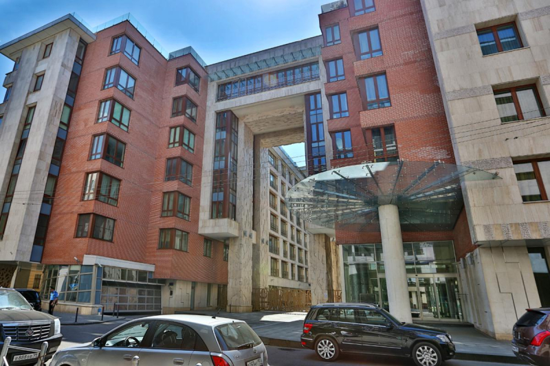 Эпоха калейдоскопа стилей: постмодернизм, лужковская архитектура и