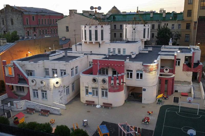 Эпоха калейдоскопа стилей: постмодернизм, лужковская архитектура и