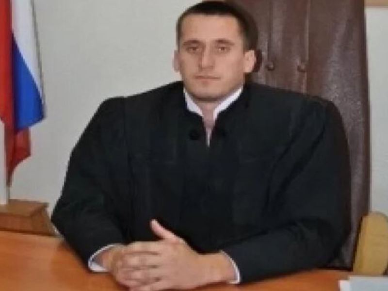 Федерального судью Ветлугина ревнивец зверски убил у здания горсуда в Камышине: убийца надругался над трупом