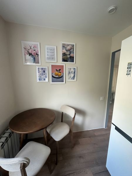 Как я сделала ремонт в хрущевке с проход­ной комнатой за 1,8 млн рублей: фото до ​и после