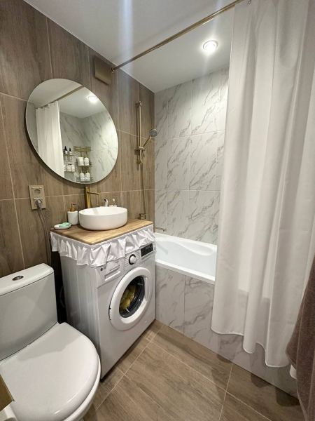 Как я сделала ремонт в хрущевке с проход­ной комнатой за 1,8 млн рублей: фото до ​и после