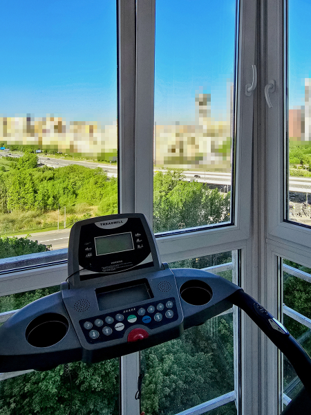 «Одно из моих любимых мест в квар­тире»: 3 варианта обустройства балкона