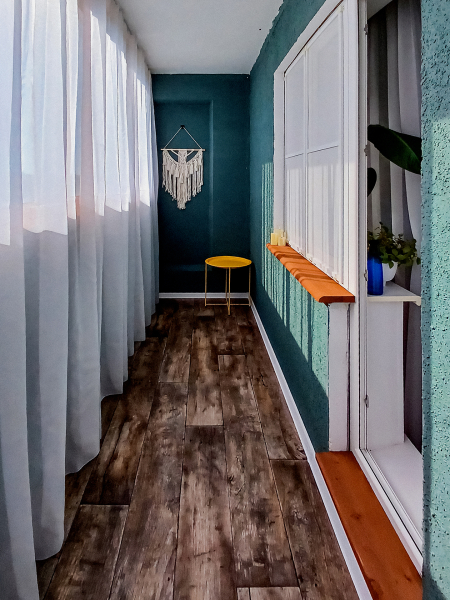 «Одно из моих любимых мест в квар­тире»: 3 варианта обустройства балкона