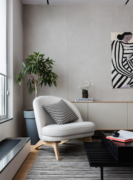 Почему это красиво: светлая кухня-гостиная без телевизора и дивана