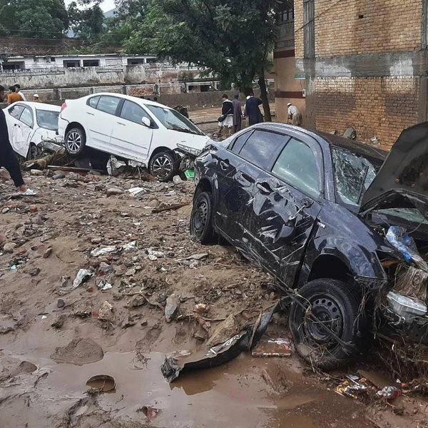 Трагедия в Гималаях: более 300 человек погибли от наводнений в Индии и Пакистане