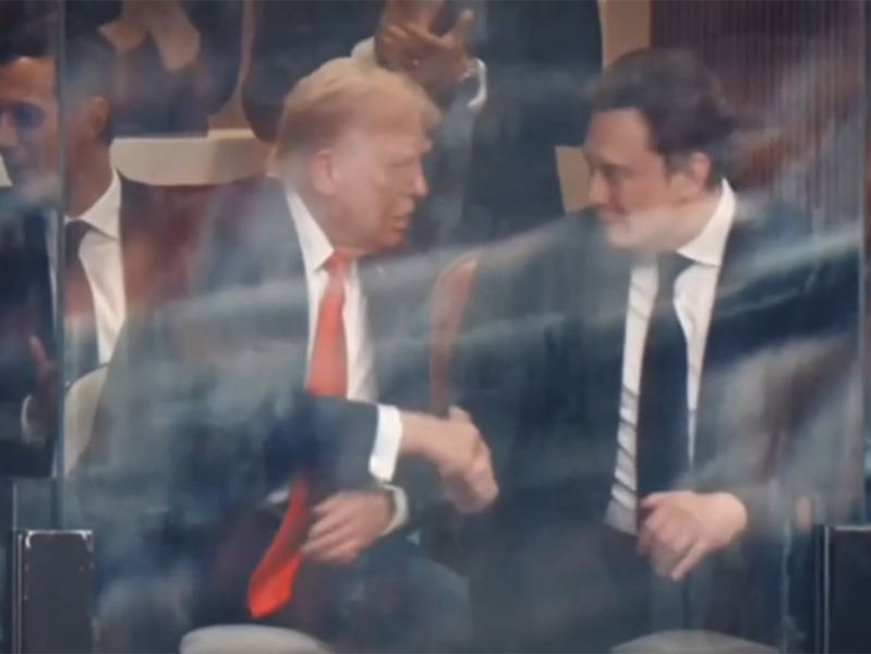 Чтец по губам узнал о чем говорили Трамп и Маск на похоронах Кирка