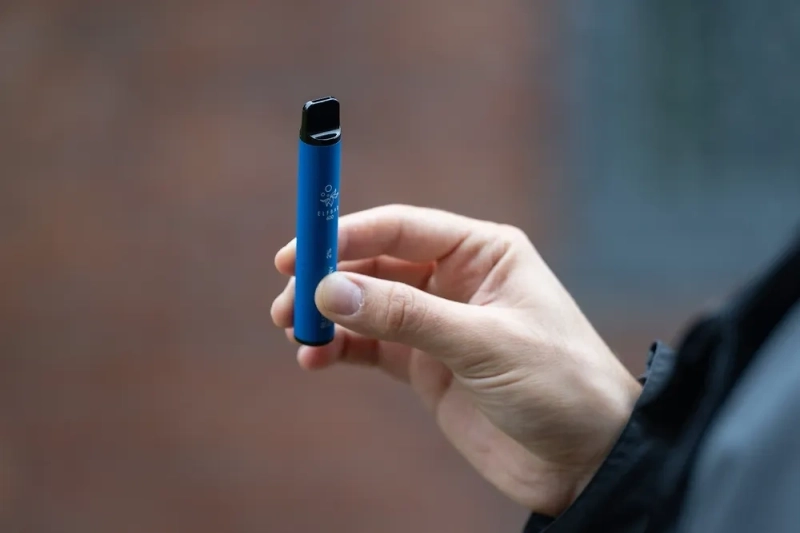 Депутат Леонов: Штрафов или уголовных дел за хранение вейпов не будет