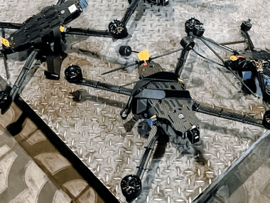 Фуры тайно провезли в Россию почти 3 тыс. дронов с системой сброса грузов, на границе сработали чётко