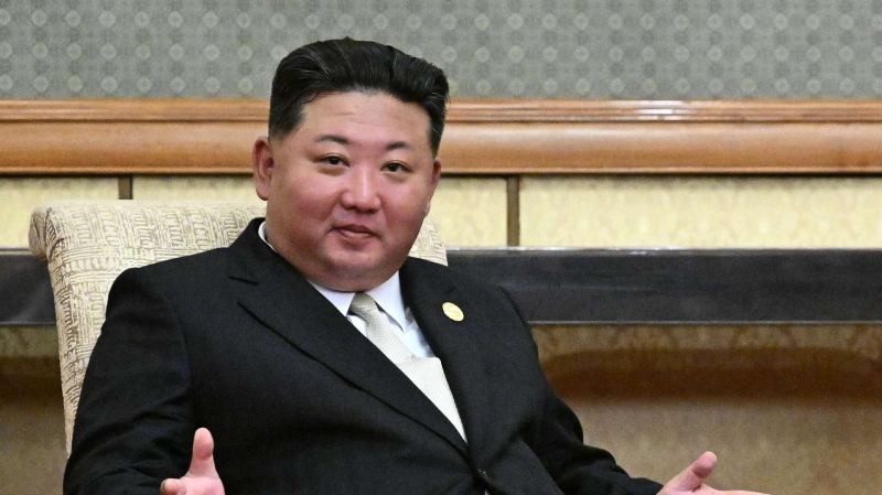 Ким Чен Ын: КНДР должна непрерывно обновлять "ядерный щит и меч"