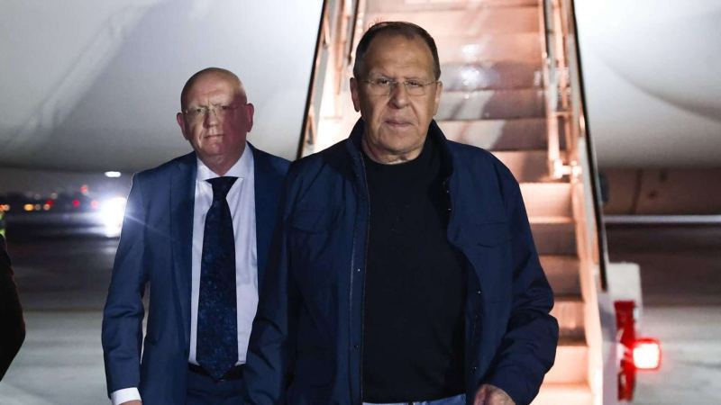Лавров прилетел в Нью-Йорк
