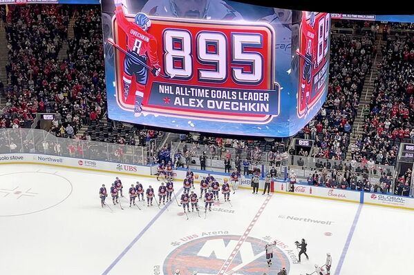 До конца сезона российский хоккеист успел забить еще две шайбы, доведя свой счет в НХЛ до 897. Контракт Овечкина с &amp;quot;Вашингтоном&amp;quot; рассчитан до конца сезона 2025/2026. Что дальше? Сам хоккеист не исключил, что вернется играть в Россию.