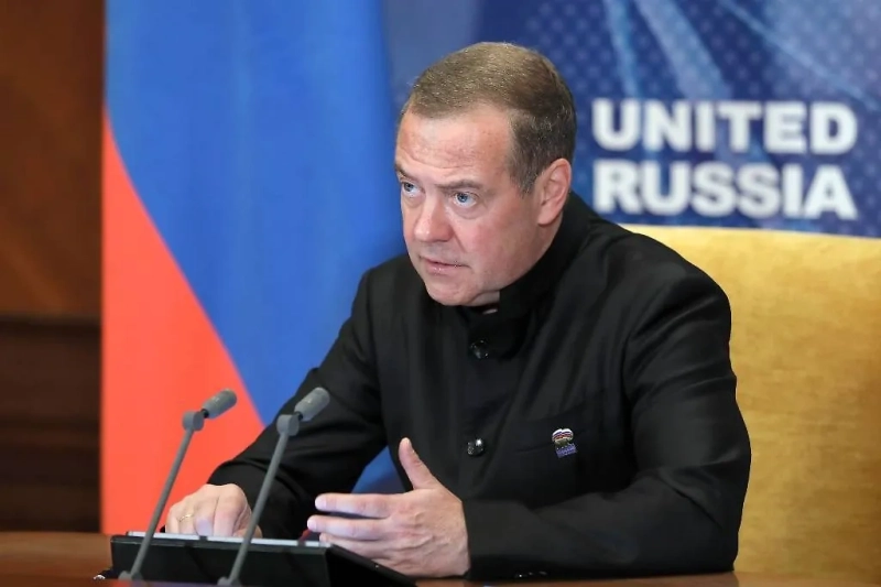 Медведев пригрозил ответить Зеленскому ударами, перед которыми бессильны укрытия