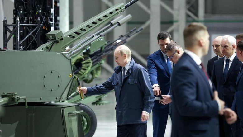 Путин призвал пермских оружейников вместе делать страну независимой