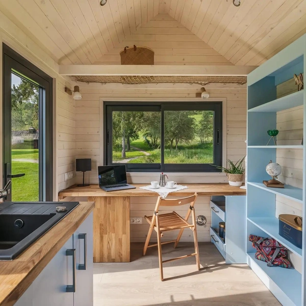 Сбежать из города по-французски: оцените крошечный дом-прицеп Hirondelle, который и стоит недорого