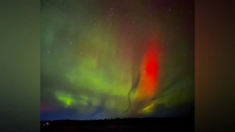 Северное сияние озарило небо над Коми, Татарстаном, Ленобластью и другими регионами