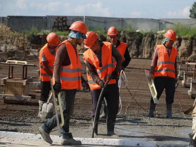 В России хотят отменить социальные пенсии для мигрантов