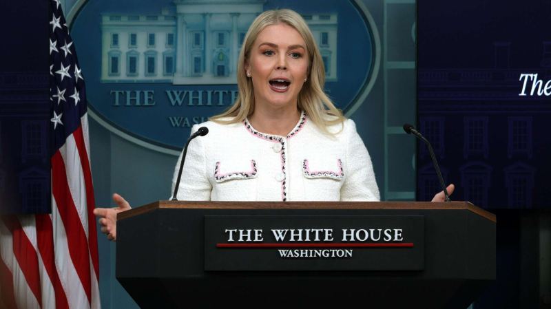 Белый дом: встреча Трампа с Путиным не снимается с повестки