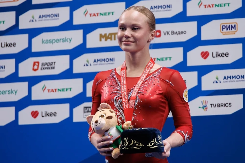 Гимнастка Мельникова вышла в финал многоборья на первом ЧМ после отстранения