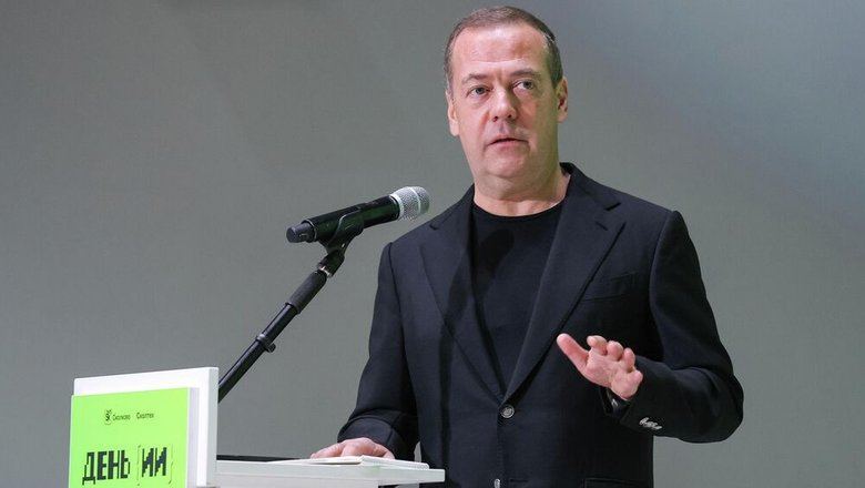 Медведев оценил вклад RT в реализацию патриотических проектов