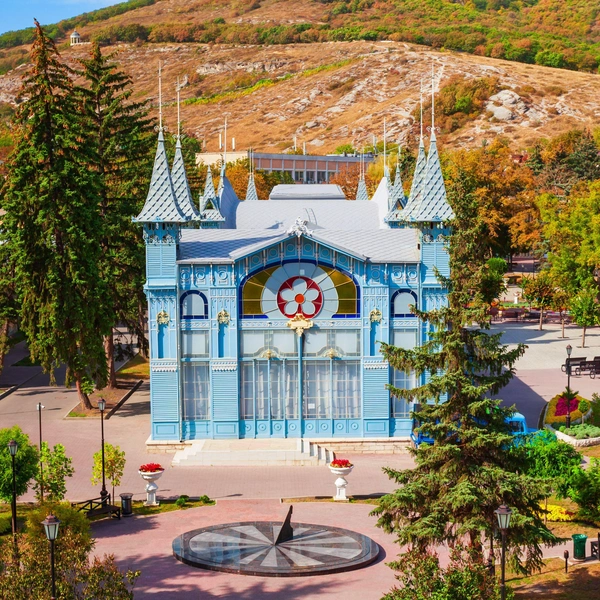 Настала очередь «фиолетовенькой»: россияне выбирают новый дизайн банкноты 500 рублей