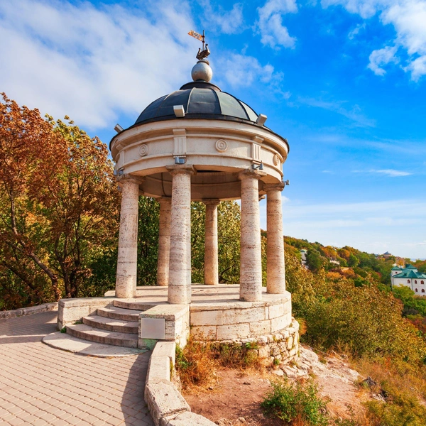 Настала очередь «фиолетовенькой»: россияне выбирают новый дизайн банкноты 500 рублей