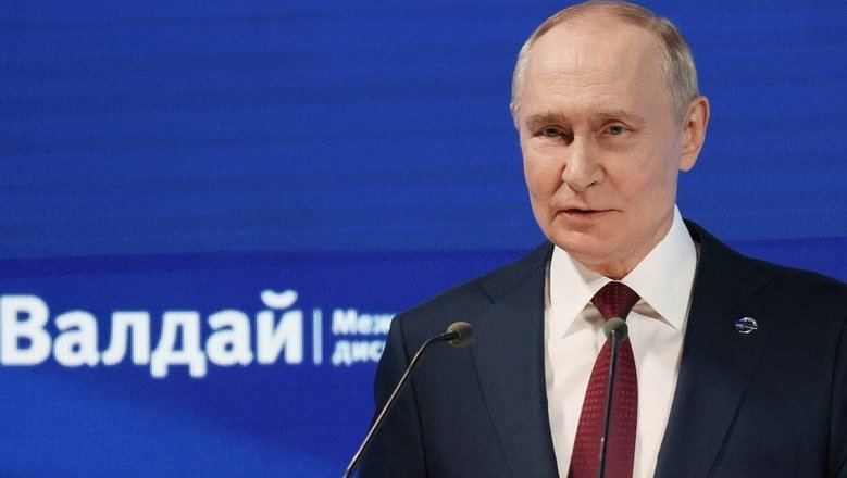 «Не буду больше!»: Путин шуткой ответил на вопрос о дронах в Европе