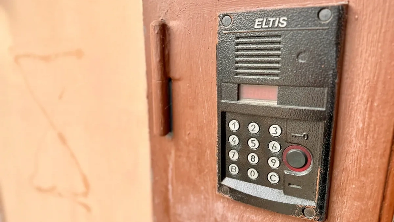 Новый обман: Мошенники «резервируют ключи» под видом техников по домофонам