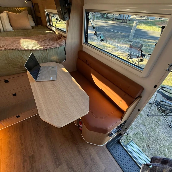 Оцените компактный австралийский дом-прицеп с отсеком для хранения велосипедов: 20 фото