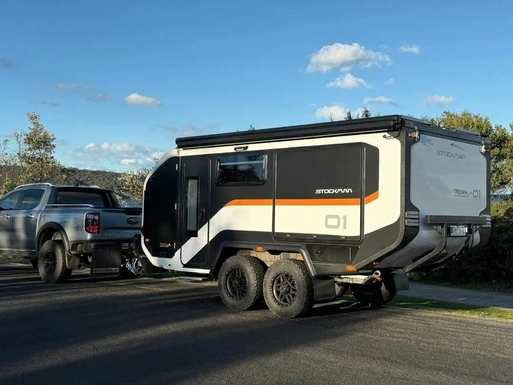 Оцените компактный австралийский дом-прицеп с отсеком для хранения велосипедов: 20 фото