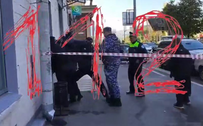 «Они издевались»: момент убийства топ-менеджера «Сбербанка» попал на камеры