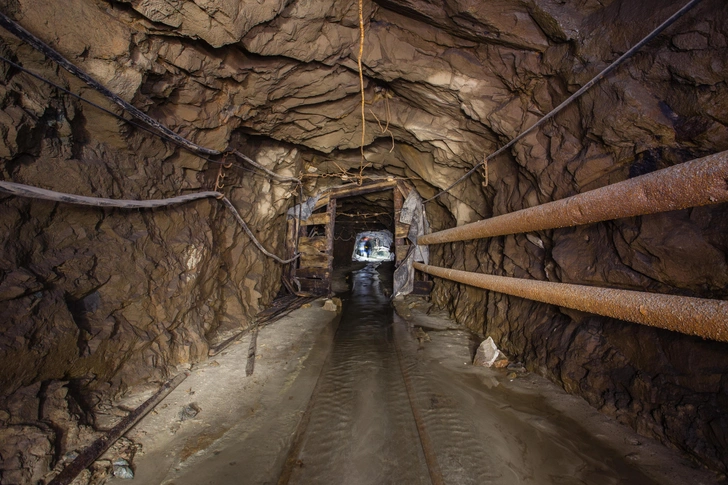 «Опасно и страшно, можно потерять людей». Названа зарплата владельца шахты «Листвяжная», где в 2021 году погиб 51 шахтер