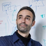 Опоздал на месяц: нобелевскую премию по медицине мог получить работающий в США иммунолог из России