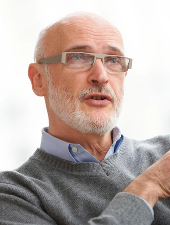 Опоздал на месяц: нобелевскую премию по медицине мог получить работающий в США иммунолог из России