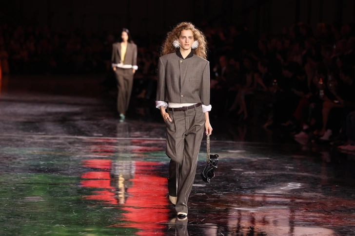 Показ Chanel в Париже открыла девушка из Абхазии Адица Берзения: как она попала в мир высокой моды