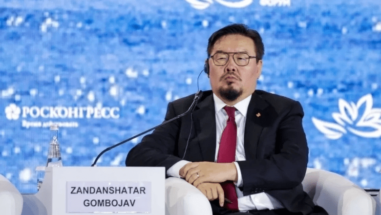 Премьер Монголии Гомбожавын Занданшатар ушел в отставку