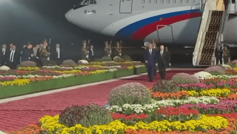 Президент Таджикистана лично встретил Путина у трапа самолёта и провёл по красной дорожке
