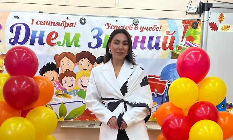 Ради них вам захочется вернуться в школу: 4 умницы и красавицы рассказали Life.ru, как ломают стереотипы о профессии учителя