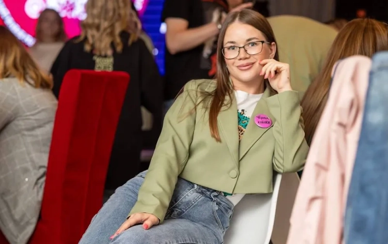 Ради них вам захочется вернуться в школу: 4 умницы и красавицы рассказали Life.ru, как ломают стереотипы о профессии учителя