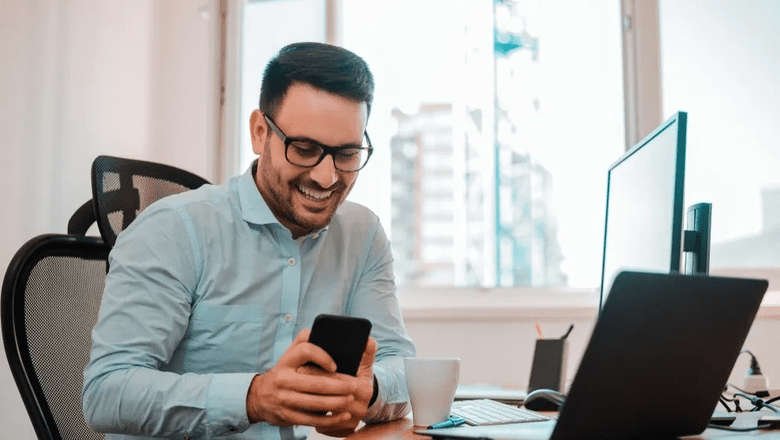 Россиянам рассказали, могут ли уволить за просмотр соцсетей на работе