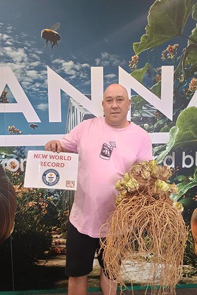 Садоводы поставили семь мировых рекордов за день: посмотрите на их гигантский урожай