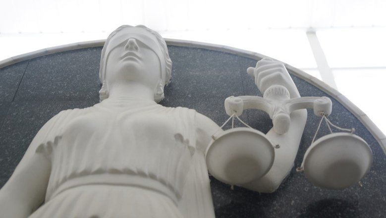 Серебряные погоны изъяли у обвиняемого во взятке генерала Кузнецова